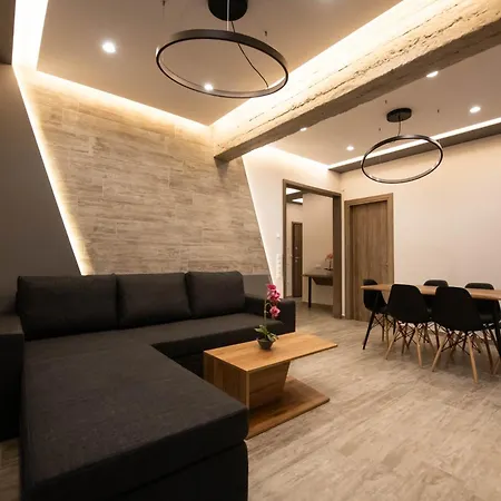 Skia Luxury Living Above The Walls Apartment *