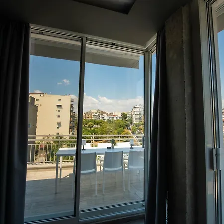 Skia Luxury Living Above The Walls Apartment