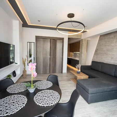 Skia Luxury Living Above The Walls Apartment *