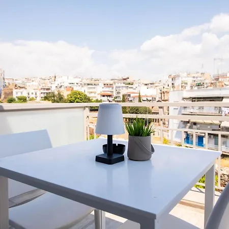 Skia Luxury Living Above The Walls アパート *