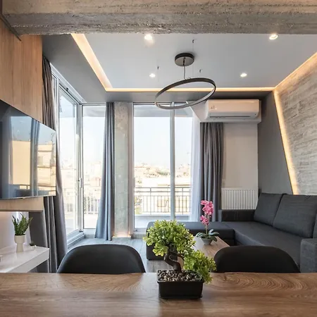 アパート Skia Luxury Living Above The Walls テッサロニキ